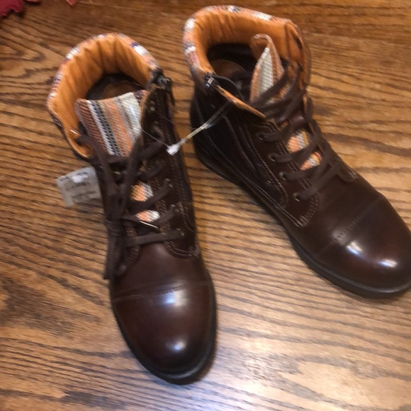 NWT Taos Captain cap toe Portuguese leather boot - Picture 7 of 16